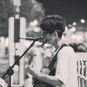 日本吮乳吃奶头亚洲人
